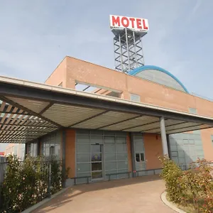 2 Hotel